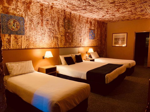 Desert Cave Hotel - Hobart Tourism 29