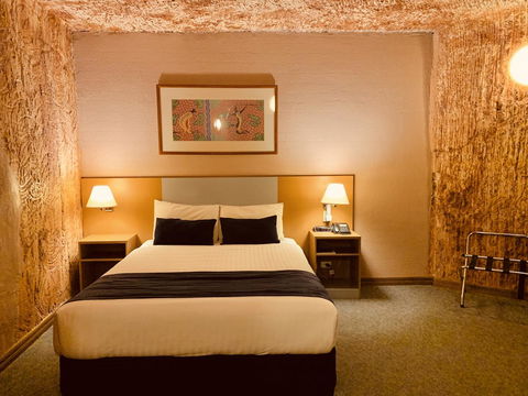 Desert Cave Hotel - Hobart Tourism 10