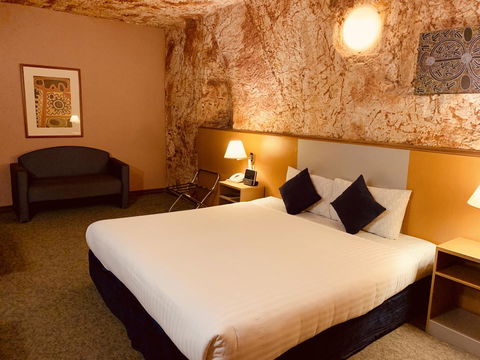 Desert Cave Hotel - Hobart Tourism 3
