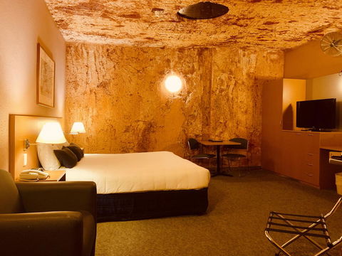 Desert Cave Hotel - Hobart Tourism 18