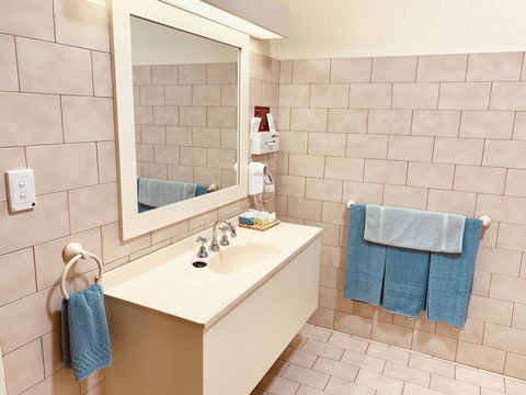 Desert Cave Hotel - Hobart Tourism 21