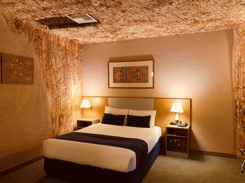 Desert Cave Hotel - Hobart Tourism 12