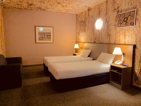 Desert Cave Hotel - Hobart Tourism 7