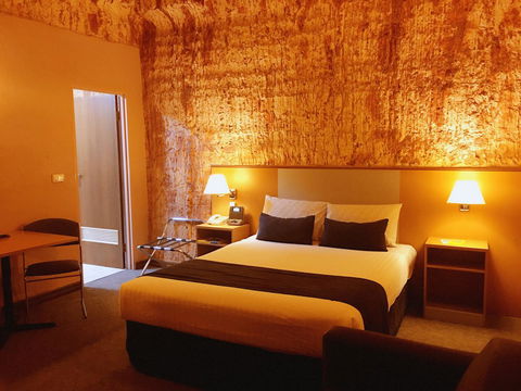 Desert Cave Hotel - Hobart Tourism 40