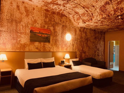 Desert Cave Hotel - Hobart Tourism 25