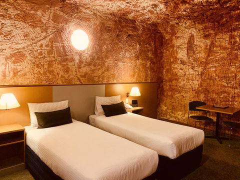 Desert Cave Hotel - Hobart Tourism 15