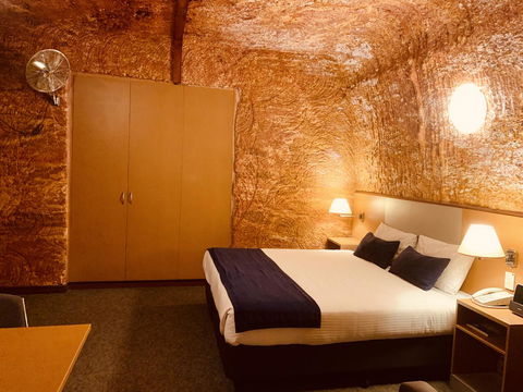 Desert Cave Hotel - Hobart Tourism 14