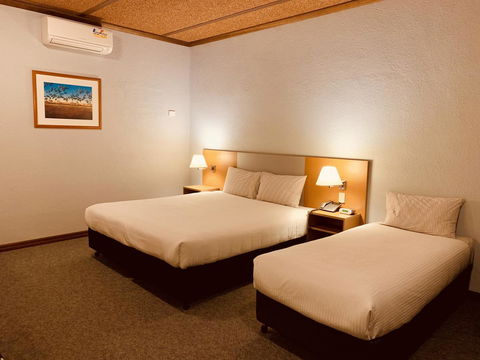 Desert Cave Hotel - Hobart Tourism 22