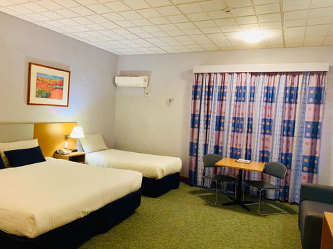 Desert Cave Hotel - Hobart Tourism 32