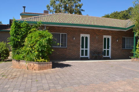 Deer Park Motor Inn Armidale - Tourism TAS 37