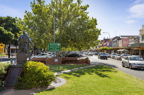 Quest Griffith - Tourism TAS 15