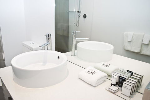 Mawson Lakes Hotel - Tourism TAS 4