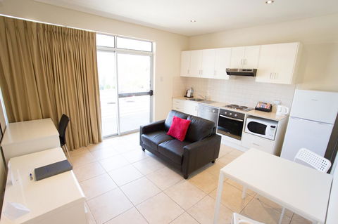 Mawson Lakes Hotel - Tourism TAS 22