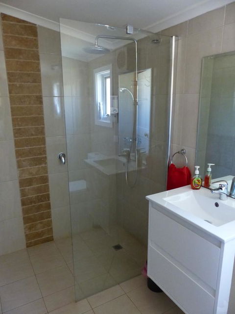 Andy\'s Accommodation - Hobart Tourism 10