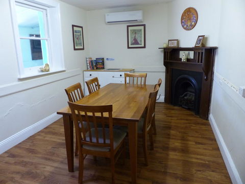 Andy\'s Accommodation - Hobart Tourism 5