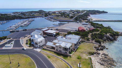 Robe Marina Accommodation - Hobart Tourism 0