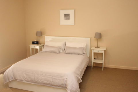The Lighthouse - Beachfront Accommodation - Tourism TAS 8