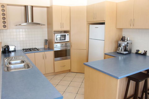 The Lighthouse - Beachfront Accommodation - Tourism TAS 7