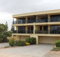 The Lighthouse - Beachfront Accommodation - Tourism TAS