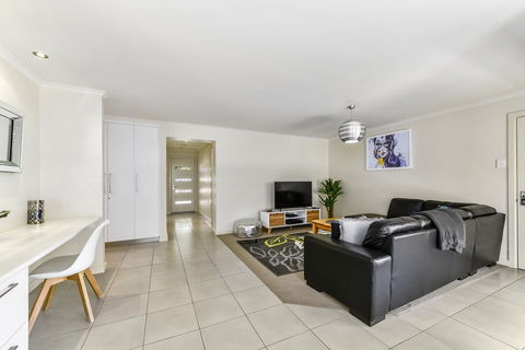 City Fringe Apartment B, Mount Gambier - Hobart Tourism 8