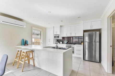 City Fringe Apartment B, Mount Gambier - Hobart Tourism 5