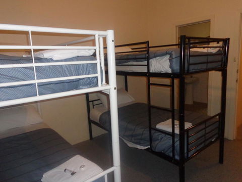 Adelaide Backpackers And Travellers Inn - Hobart Tourism 8