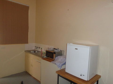 Adelaide Backpackers And Travellers Inn - Hobart Tourism 34