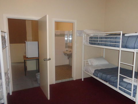Adelaide Backpackers And Travellers Inn - Hobart Tourism 4