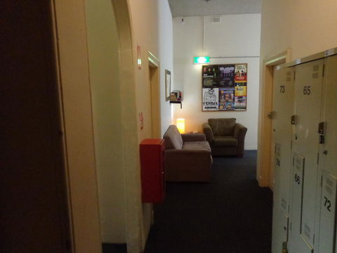 Adelaide Backpackers And Travellers Inn - Hobart Tourism 12