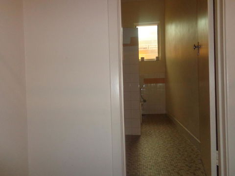 Adelaide Backpackers And Travellers Inn - Hobart Tourism 37