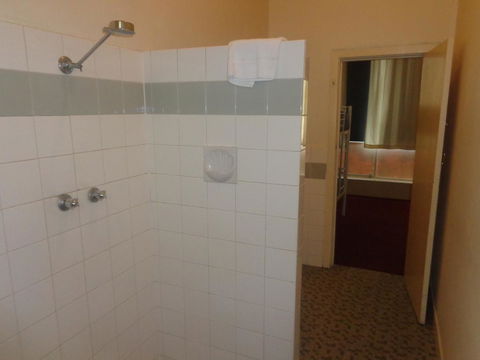 Adelaide Backpackers And Travellers Inn - Hobart Tourism 5