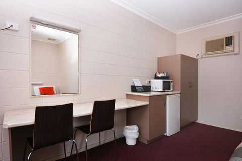 Motel Poinsettia - Hobart Tourism 6
