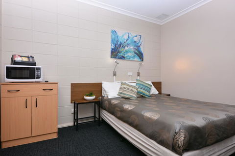Motel Poinsettia - Hobart Tourism 26