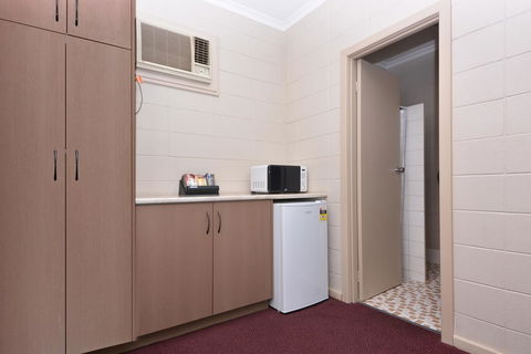 Motel Poinsettia - Hobart Tourism 19