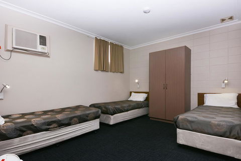 Motel Poinsettia - Hobart Tourism 23