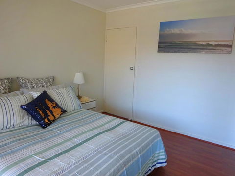 Aurora Holiday Apartment @West Beach - Hobart Tourism 9