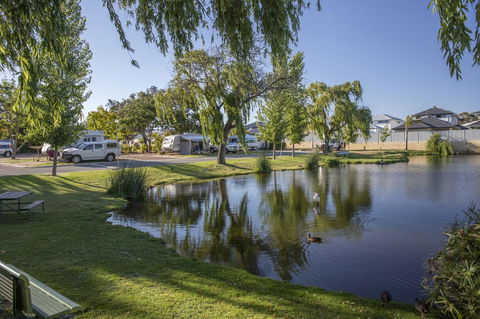 Karrinyup Waters Resort - Hobart Tourism 44