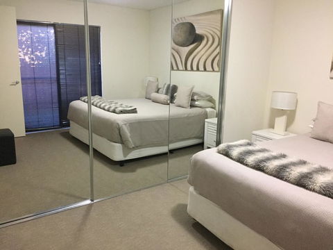 Parklane Apartments - Hobart Tourism 10