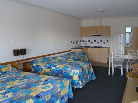 Dunsborough Central Motel - Hobart Tourism 34