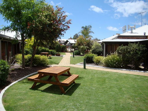 Dunsborough Central Motel - Hobart Tourism 3