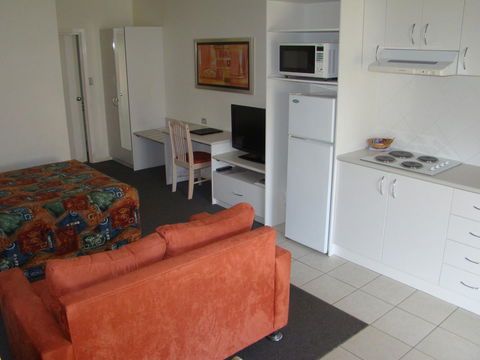 Dunsborough Central Motel - Hobart Tourism 5