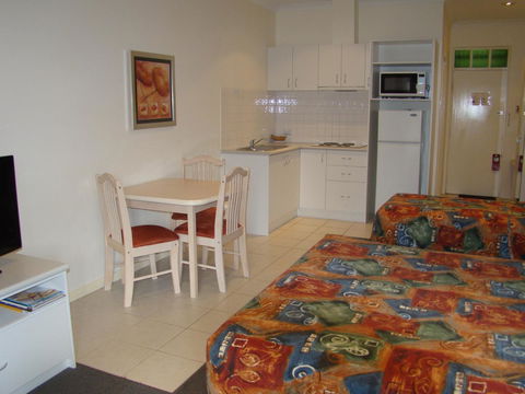 Dunsborough Central Motel - Hobart Tourism 10