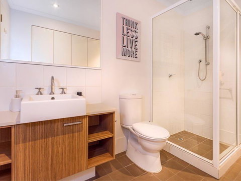 Home Apartment - Perth City Centre - Free WiFi - Tourism TAS 3