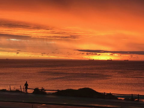 Cottesloe Beachfront Ocean View Apartment - Hobart Tourism 14