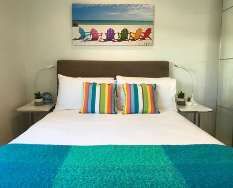 Cottesloe Beachfront Ocean View Apartment - Hobart Tourism 9