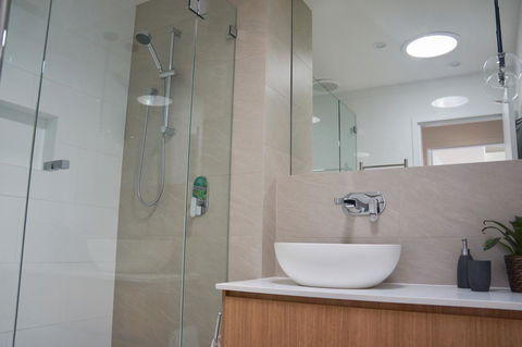 Cottesloe Beachfront Ocean View Apartment - Hobart Tourism 15