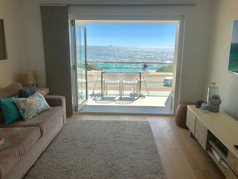 Cottesloe Beachfront Ocean View Apartment - Hobart Tourism 0