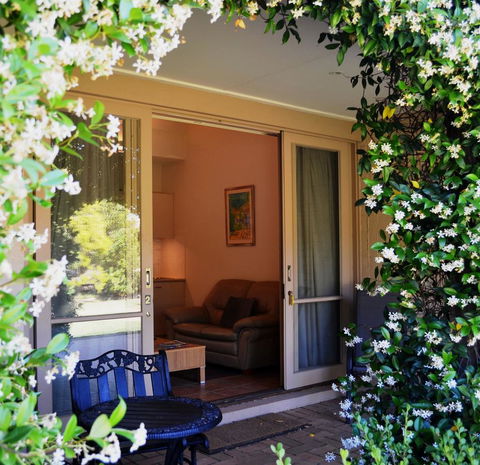 Grapevines Boutique Accommodation - Hobart Tourism 7