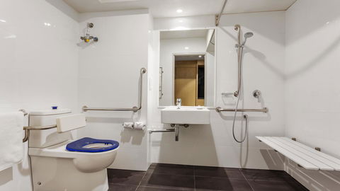 Holiday Inn Perth City Centre, An IHG Hotel - Tourism TAS 27