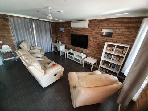 Ocean Beach Chalet 18 - Hobart Tourism 4